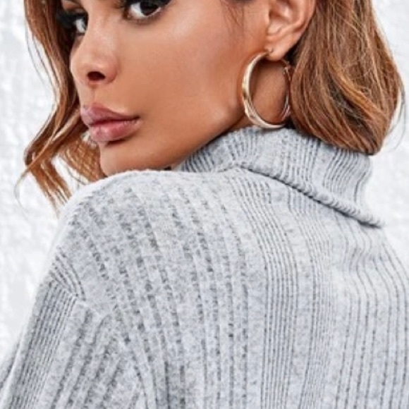 Caity Woman’s Lightweight Drop Shoulder Top - Picture 7 of 8